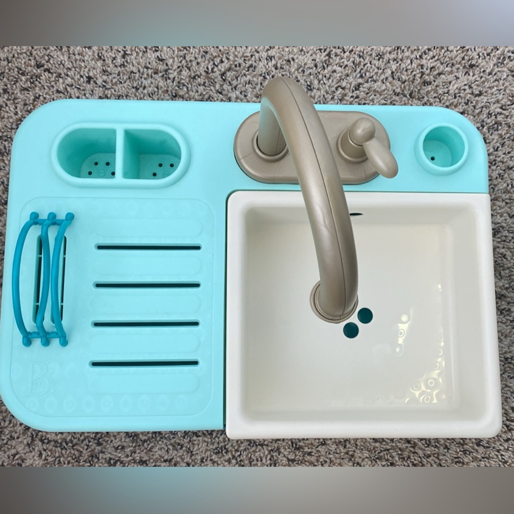 Kids Play Kitchen Sink Set in Blue and White